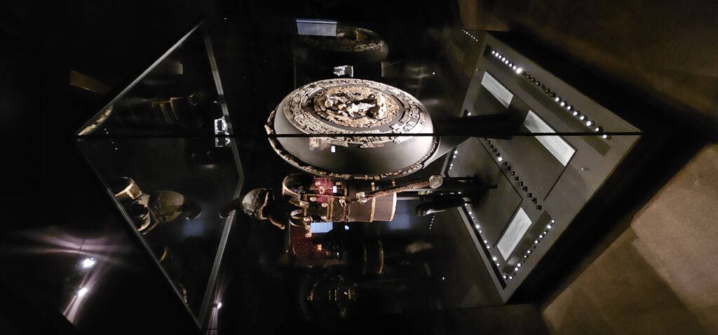 Artifacts found in the tomb